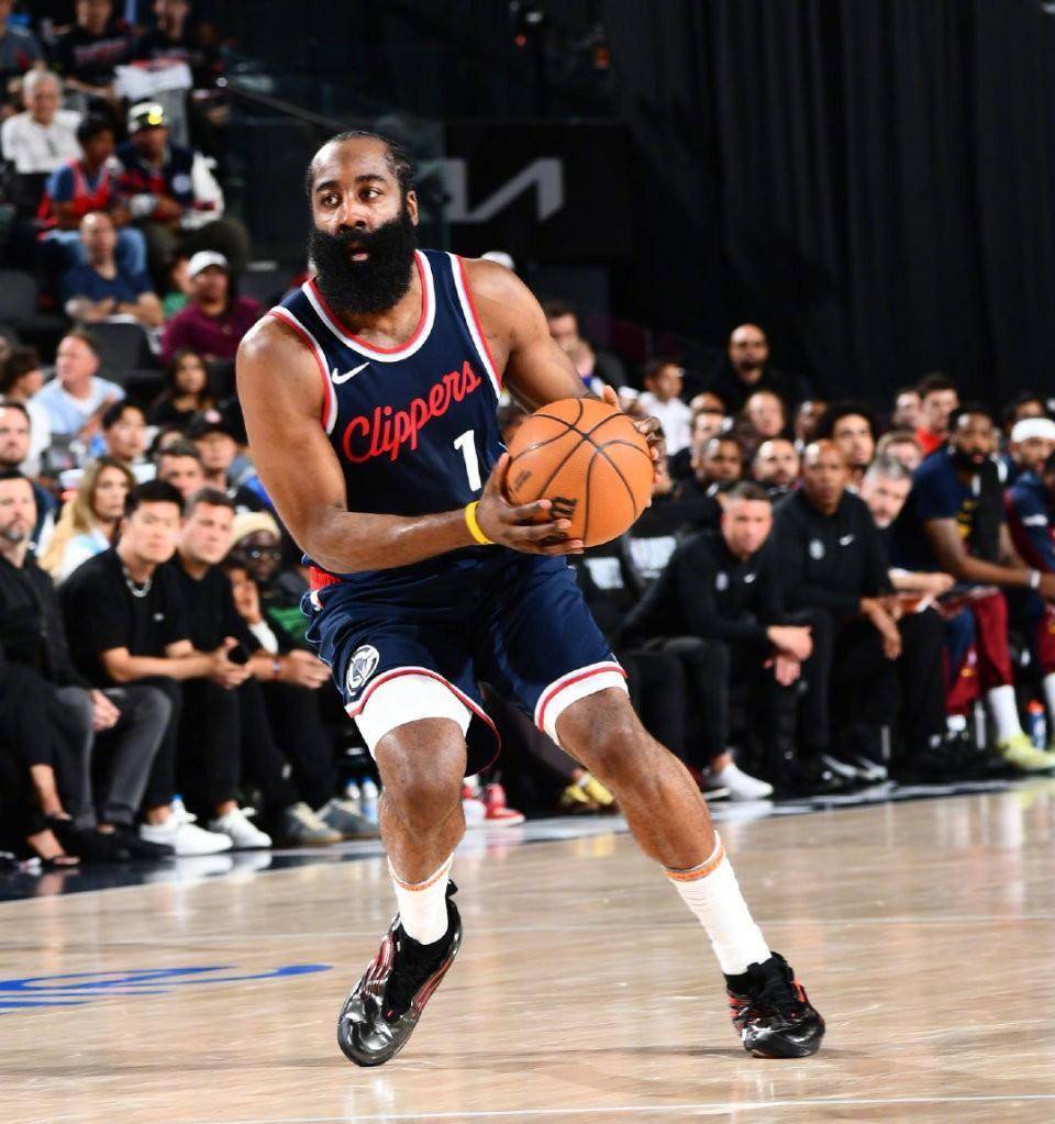 九游破解手游下载哈登迎来二十赛季出色发挥，曼联观众热烈欢呼！