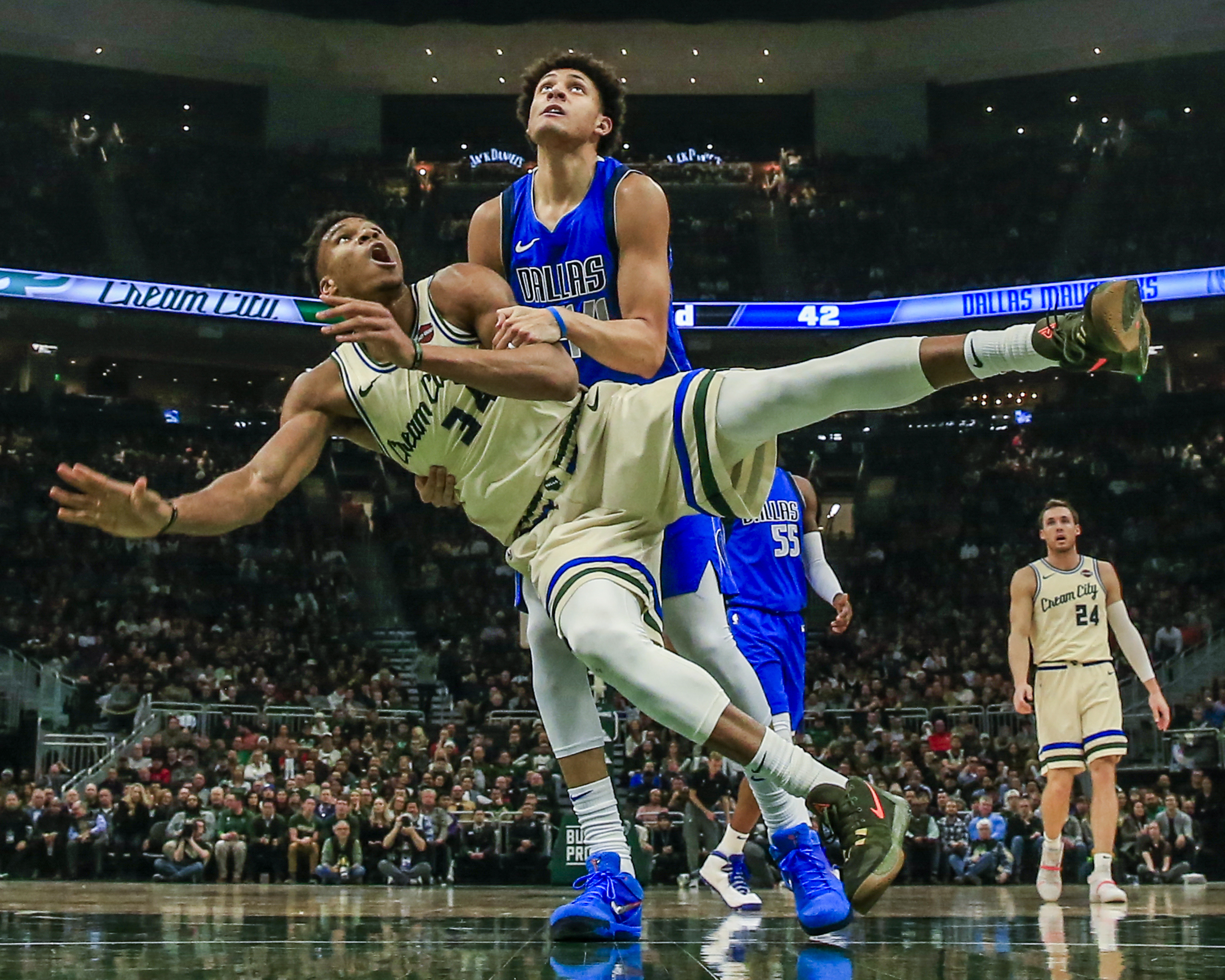 九游BT游戏下载大全法甲转会期走向成谜，密尔沃基雄鹿豪取连胜，管理层满意，训练强度明显提升的简单介绍